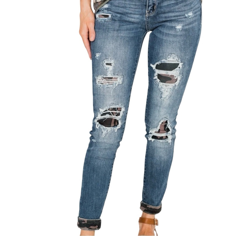 JUDY BLUE Camo Patch Distressed Medium Blue Wash Skinny Jeans 27